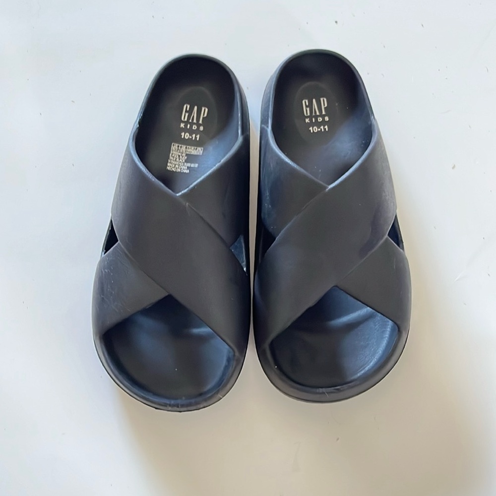 Boys Gap sandals